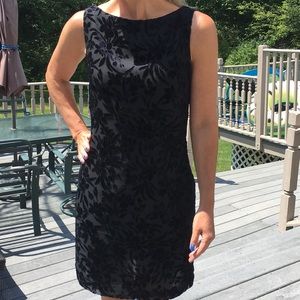 Short velvet burnout dress